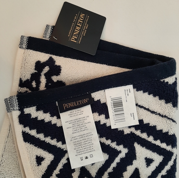 *Pendleton Woolen Mills Bandana Cotton 1 Hand Towel Navy - Picture 8 of 9